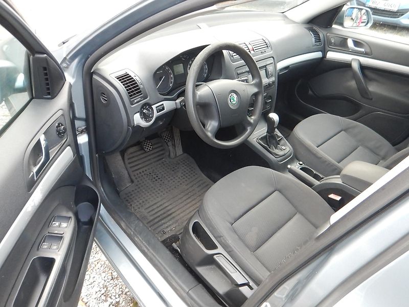 Škoda Octavia 1.9 TDI, 4x4, KLIMA - fotka 9 z 28