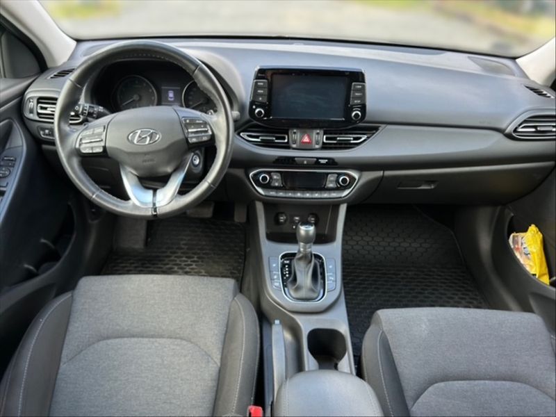Hyundai i30 1,0 TGDI FamilySmart AT - fotka 9 z 11