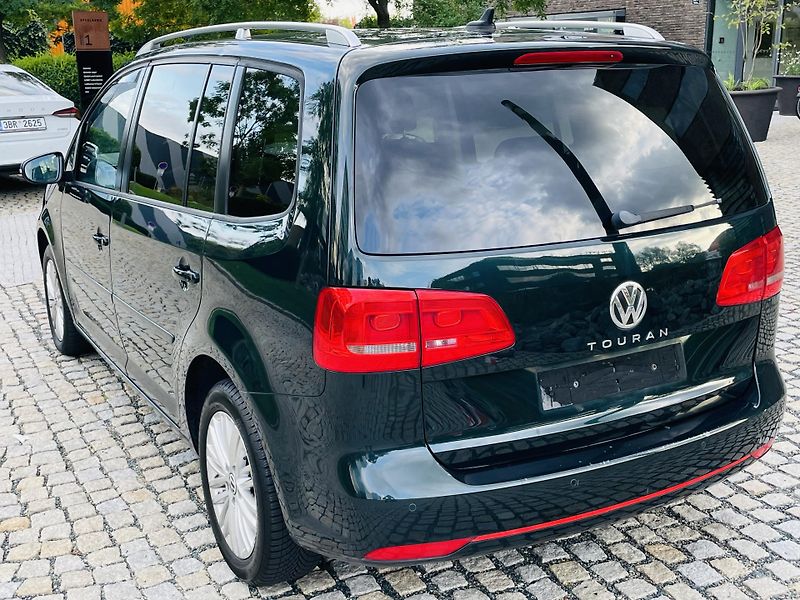 Volkswagen Touran 2.0TD MANUÁL 7MÍST SERVISKA - fotka 16 z 43