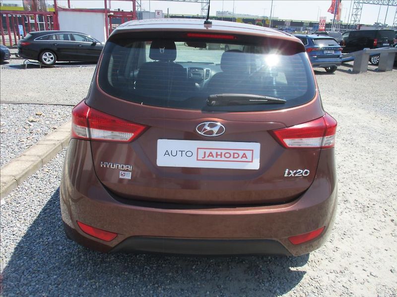Hyundai ix20 1,6 CVVT, digiklima,servis,CZ, - fotka 6 z 39