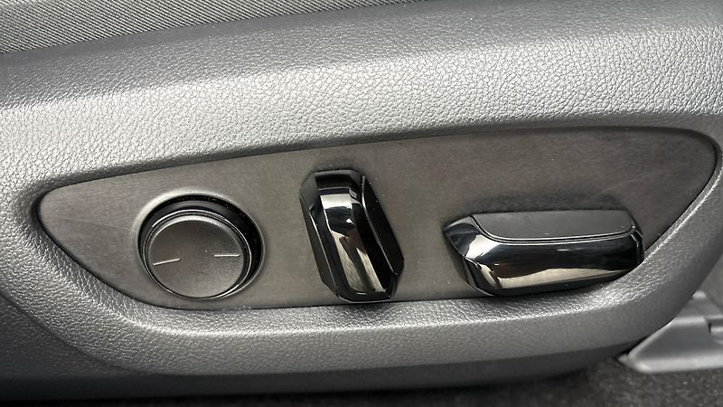 Lexus RX 500h AUT 4x4 F Sport Plus - fotka 22 z 31