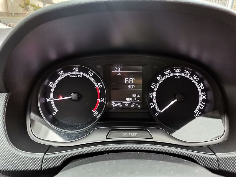 Škoda Fabia (2020) 1.0TSi 70kw AMB Klima Alu - fotka 12 z 29