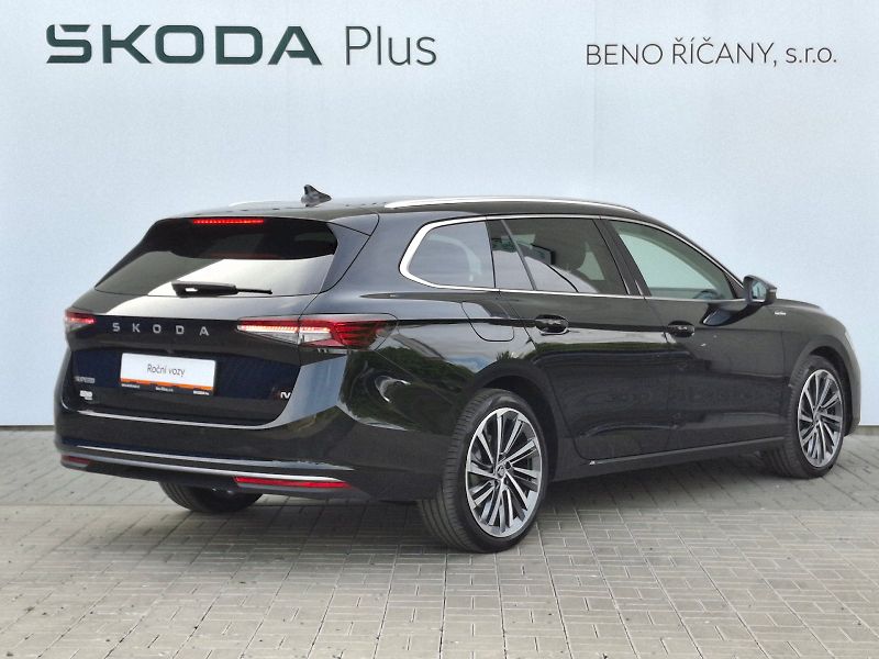 Škoda Superb (2025) Combi iV L&K DSG 1,5TSi 150kW - fotka 2 z 35