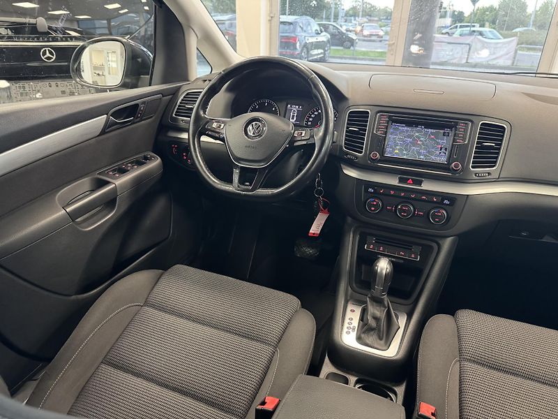 Volkswagen Sharan (2017) 2,0TDi DSG REZERVACE - fotka 13 z 24