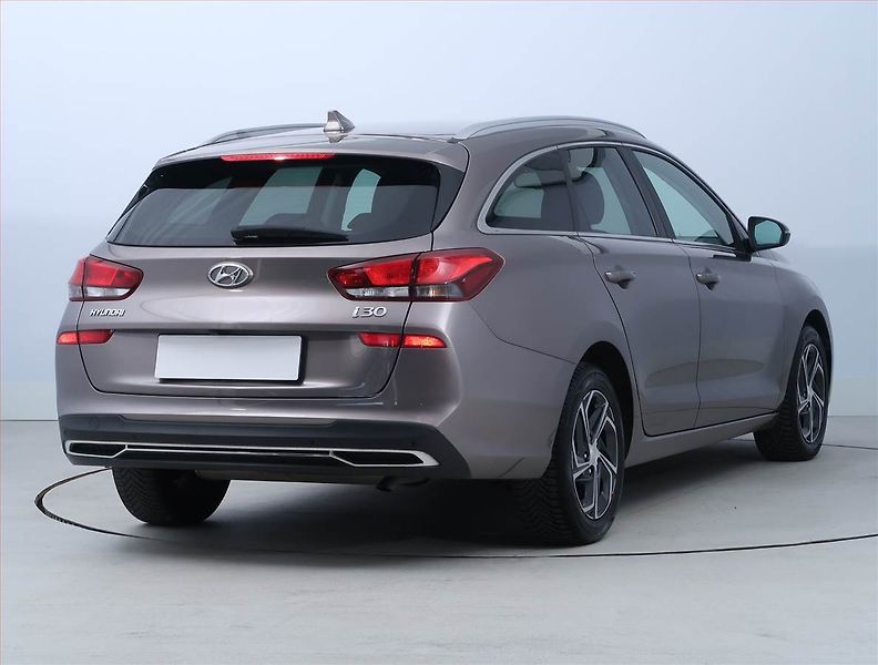 Hyundai i30 (2023) Smart 1.0 T-GDI - fotka 5 z 22
