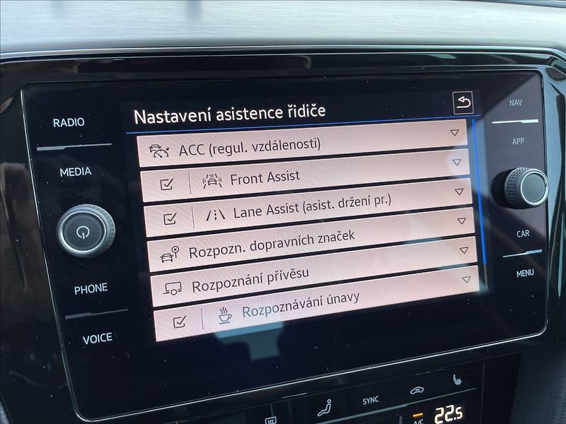 Volkswagen Passat 2,0 TSI 200KW 4X4 DSG ČR. - fotka 18 z 29