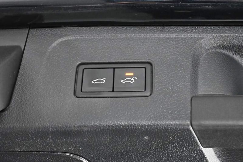 Volkswagen Passat (2023) 2.0 DSG Matrix LED ACC VIRTUAL - fotka 24 z 35