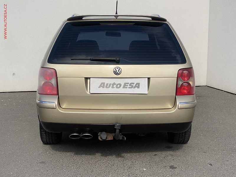 Volkswagen Passat (2001) 1.9TDi, ČR, AC, xenon, navi - fotka 5 z 19