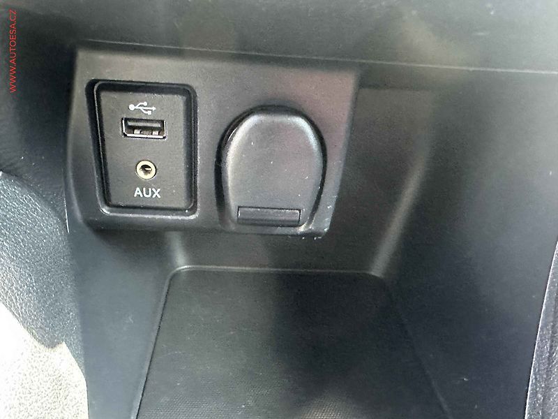 Nissan Micra (2018) 1.0 i, AC, temp, STK7/28 - fotka 15 z 16