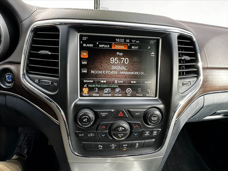 Jeep Grand Cherokee 3,0 184kW Overland 4x4 - fotka 30 z 45