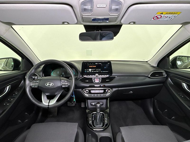 Hyundai i30 Smart DCT - fotka 5 z 27