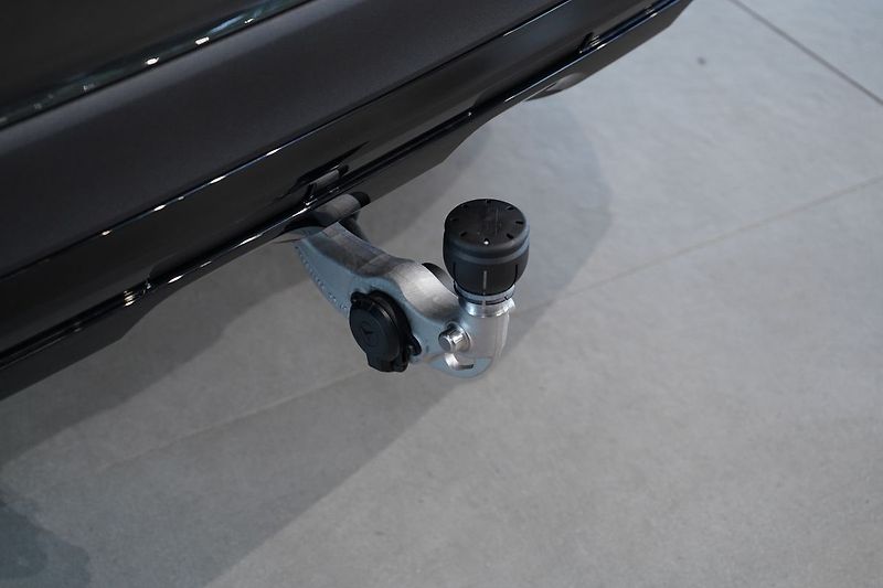 Mercedes-Benz GLC 220d 4M AMG, Ventilace, Tažné - fotka 15 z 50