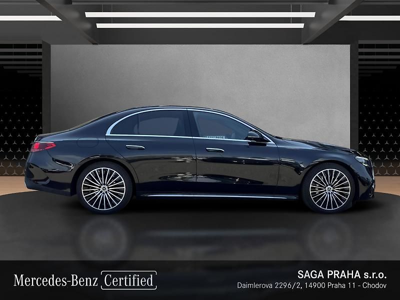 Mercedes-Benz Třídy E 220 d 4MATIC AMG Line Panorama - fotka 3 z 18