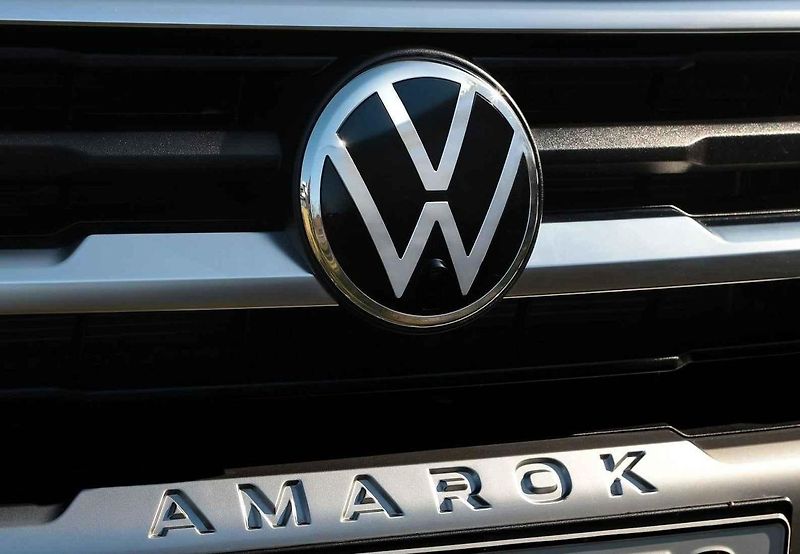 Volkswagen Amarok – s červenými vozy s motorem 2.0 TDI jsme se projeli v jihoafrickém terénu.