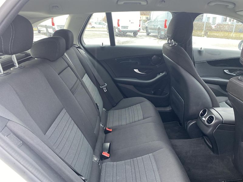 Mercedes-Benz Třídy C C 200d kombi automat - fotka 18 z 27