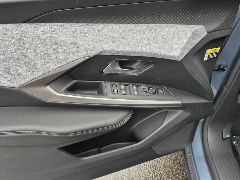 Peugeot 3008 (2026) ALLURE Hybrid 145 e-DCS6    - fotka 14 z 23