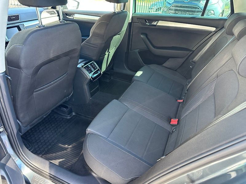 Škoda Superb (2015) 2.0Tdi 140KW DSG - fotka 11 z 23