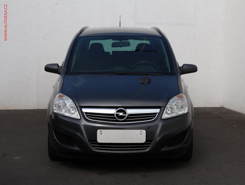 Opel Zafira (2006) 1.8 16V, AC, temp, tažné - fotka 2 z 3