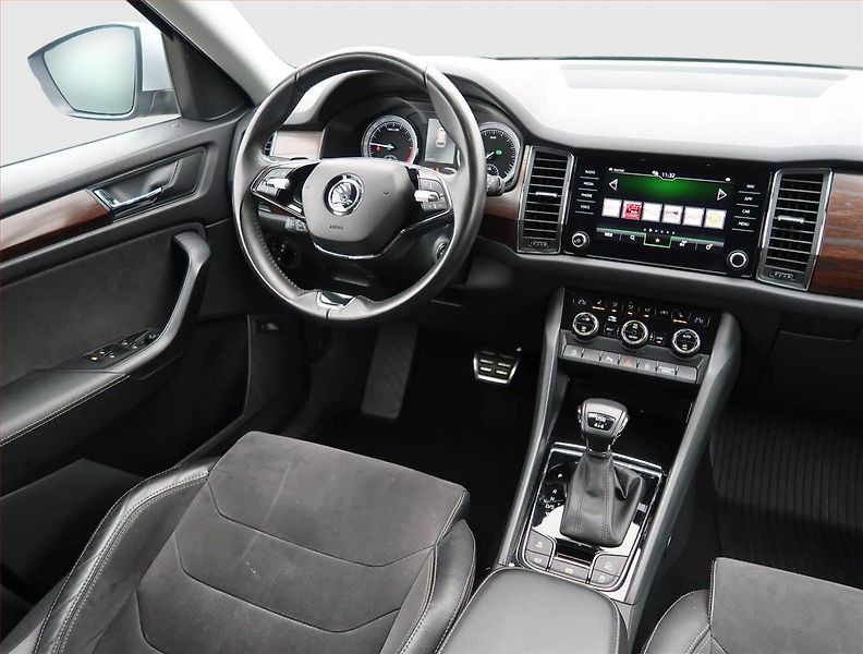 Toyota Yaris (2019) 1.5 Dual VVT-i, Serv.kniha - fotka 7 z 20