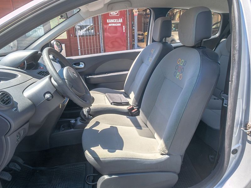 Renault Twingo (2010) 1.2i 55KW – 2x KOLA - fotka 13 z 36