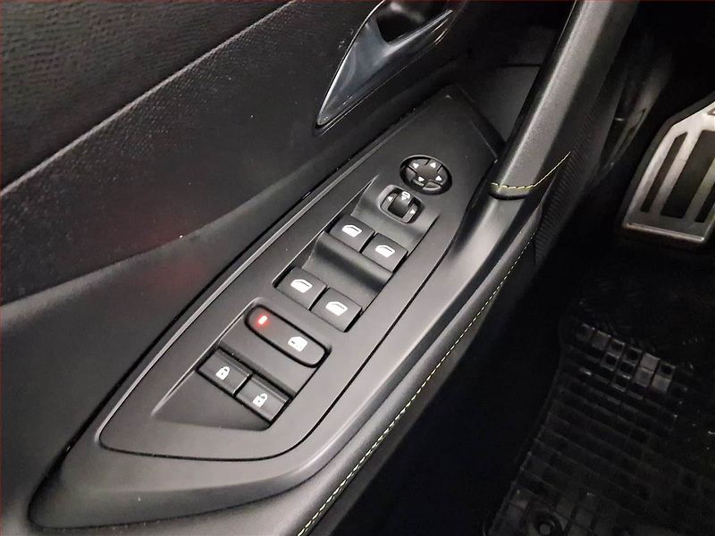 Peugeot 308 (2023) GT Hybrid 180 - fotka 19 z 20