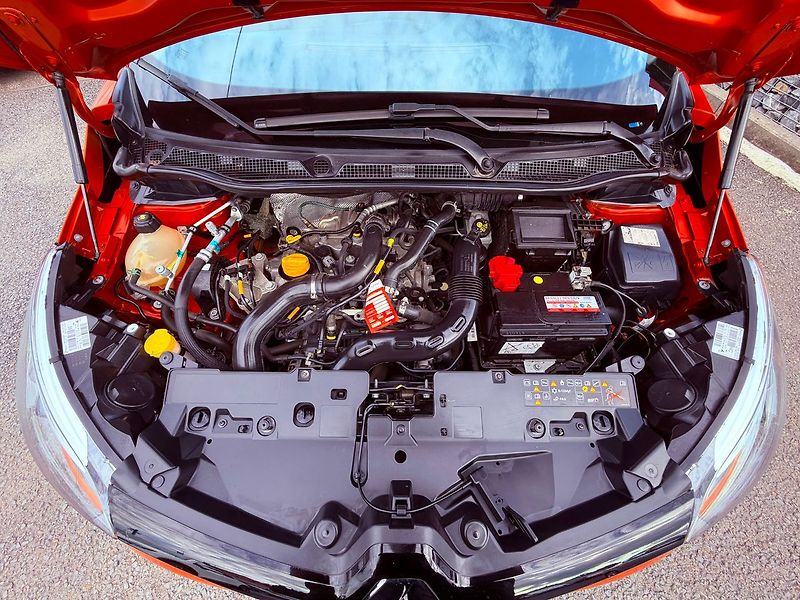 Renault Captur 0.9 TCe Intens, ČR, Serviska - fotka 24 z 25