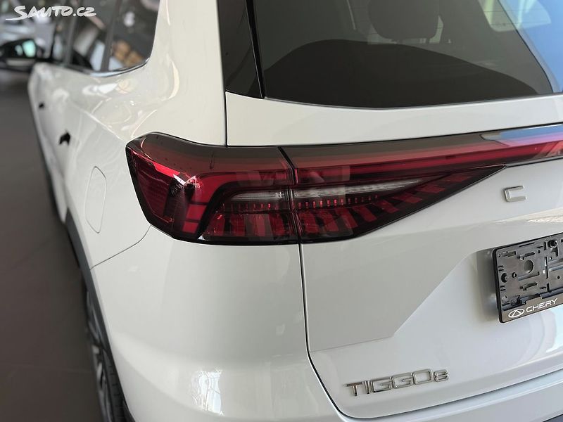 Chery Tiggo 8 (2025) UNIQUE 1,5 TGDI 7míst Panorama - fotka 6 z 16