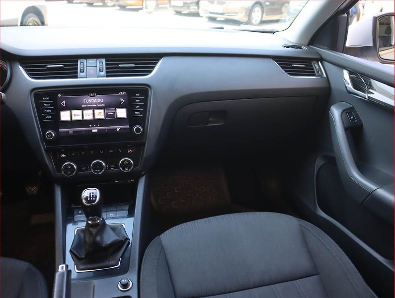 Škoda Octavia (2017) 2.0 TDI, Navi, Tempomat - fotka 8 z 18