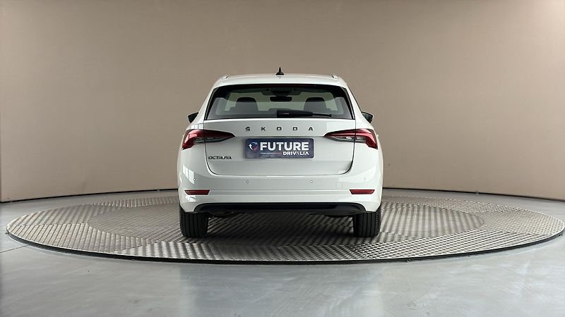 Škoda Octavia 2.0 TDI DSG Style Combi - fotka 5 z 26