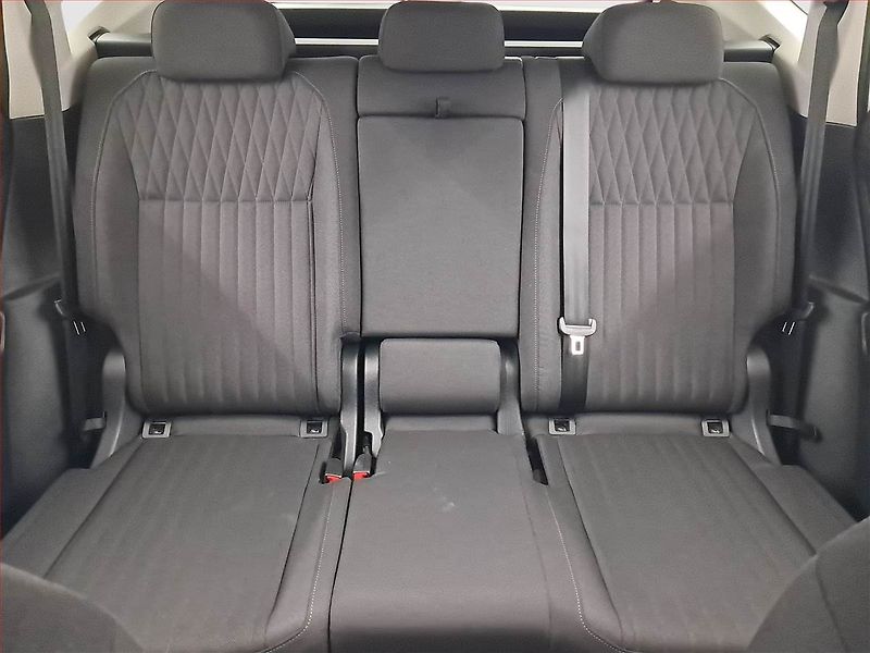 Volkswagen Tiguan Allspace (2023) Life 1.5 TSI - fotka 10 z 22