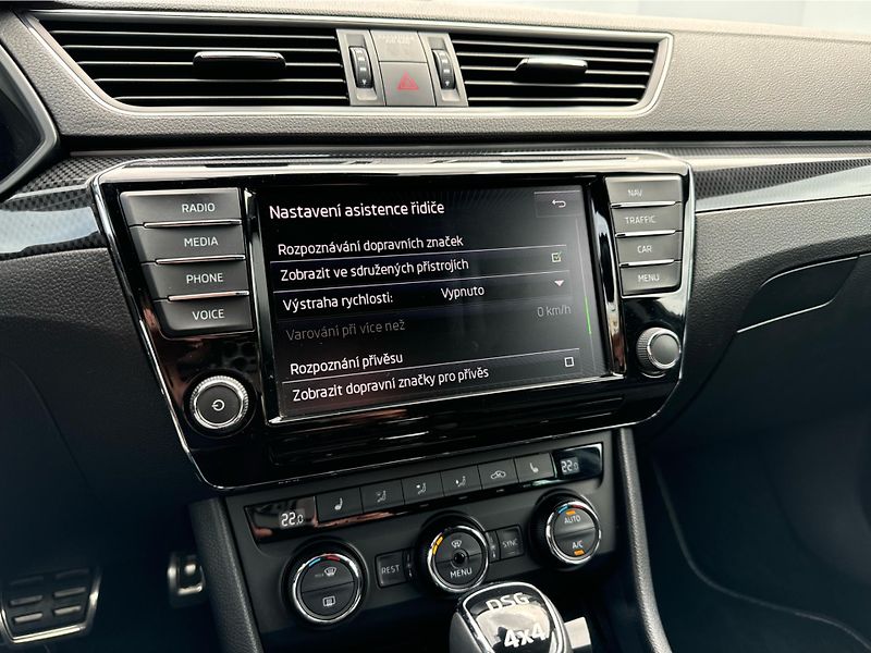 Škoda Superb Sportline 2.0 TDI DSG 4x4 - fotka 14 z 30