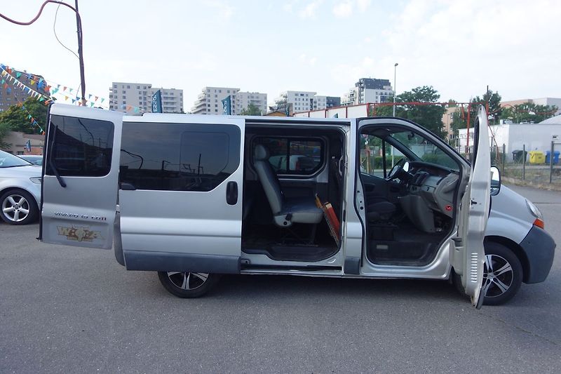 Renault Trafic 1,9DCi 74 kW 8 míst !! - fotka 9 z 33
