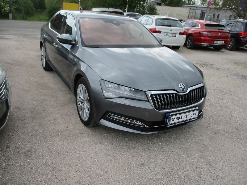 Škoda Superb (2023) IV 2,0 TDi - fotka 2 z 12