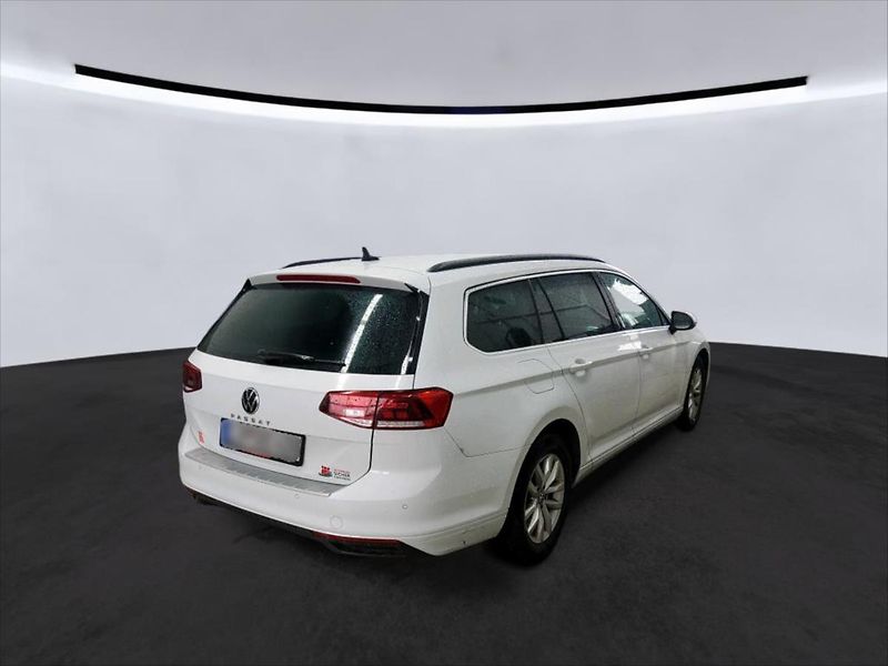 Volkswagen Passat 2,0 TDI MANUÁL TAŽNÉ KAMERA - fotka 4 z 8