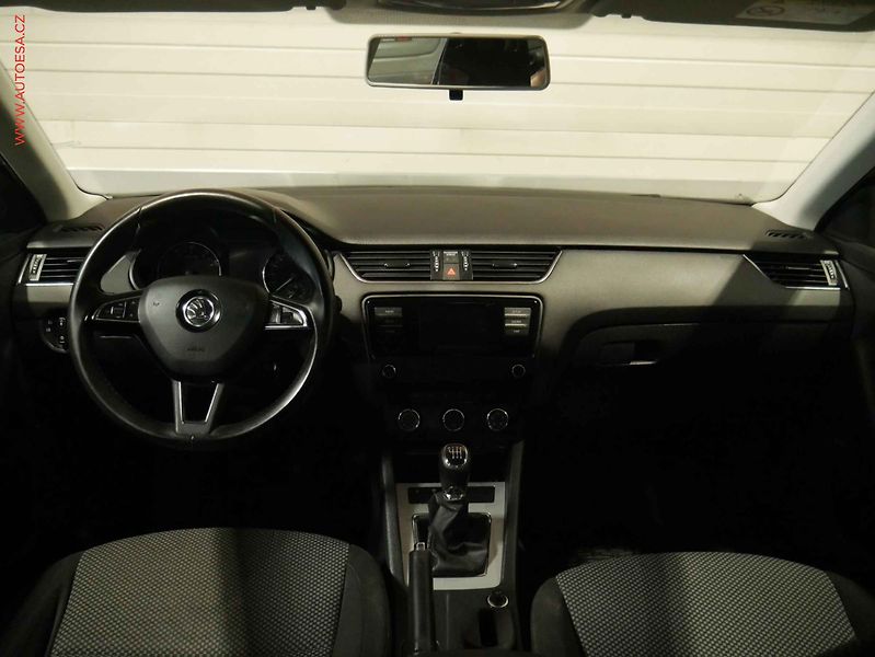 Škoda Octavia (2016) 1.4 TSI, 2.maj,ČR, servis - fotka 8 z 19