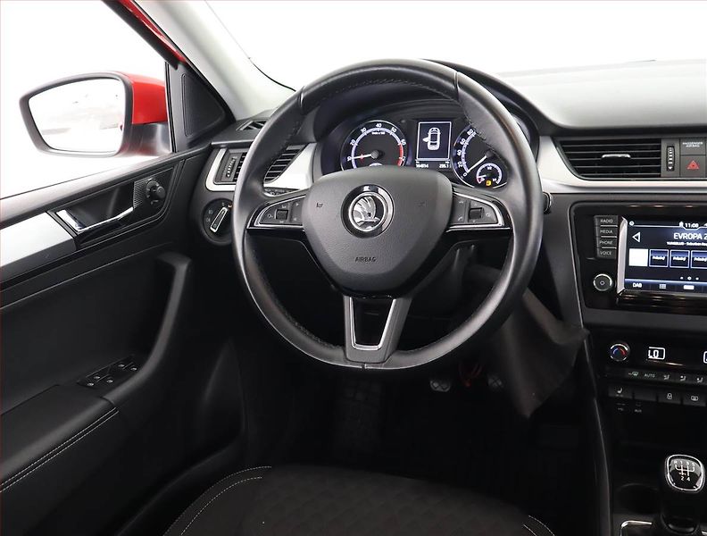 Škoda Rapid (2017) Spaceback 1.0 TSI, Navi - fotka 7 z 20