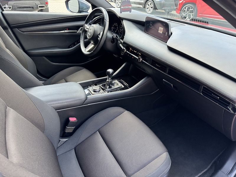 Mazda 3 (2019) 2.0i G122 LED Navi Bose Kamera - fotka 18 z 50