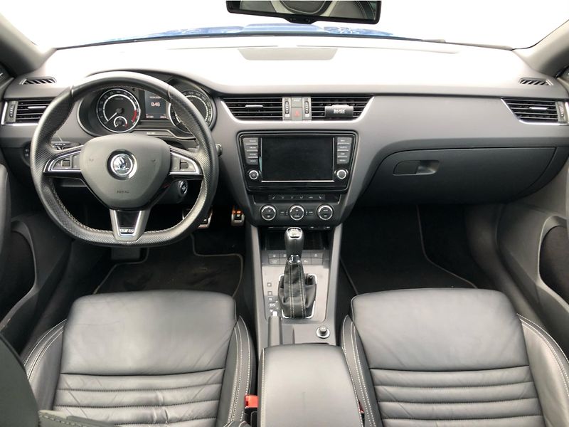 Škoda Octavia Combi 2,0 TDI RS - fotka 5 z 30