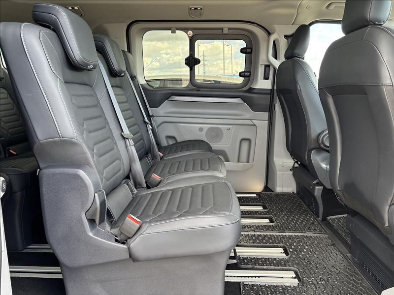 Ford Tourneo Custom 2,5 PHEV 171kW Titanium X L1 - fotka 18 z 59