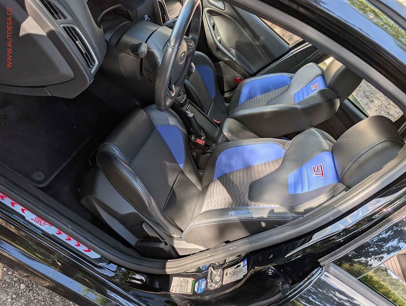 Ford Focus (2017) 2.0EB, ST, Xenon, navi - fotka 10 z 19