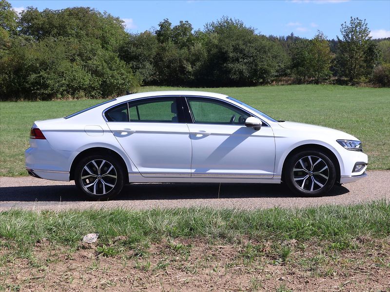 Volkswagen Passat 2.0 TDI 147kW DSG CZ Elegance - fotka 8 z 33