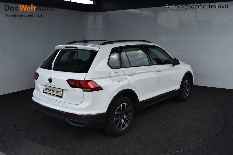 Volkswagen Tiguan (2022) 1.5TSI 110kW Manuál,LED - fotka 2 z 23