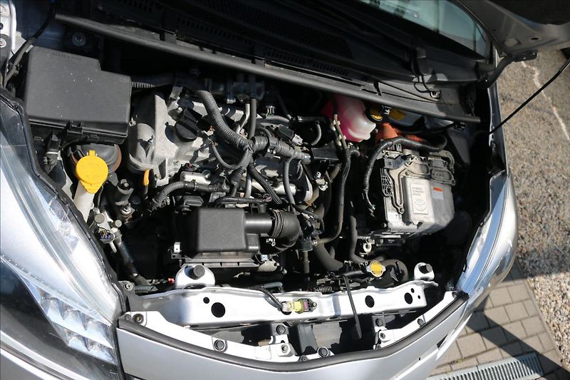 Toyota Yaris 1,5 Hybrid, Automat - fotka 39 z 40