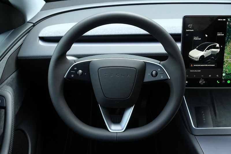 Tesla Model Y Long Range AWD, ČR, Tažné - fotka 17 z 39