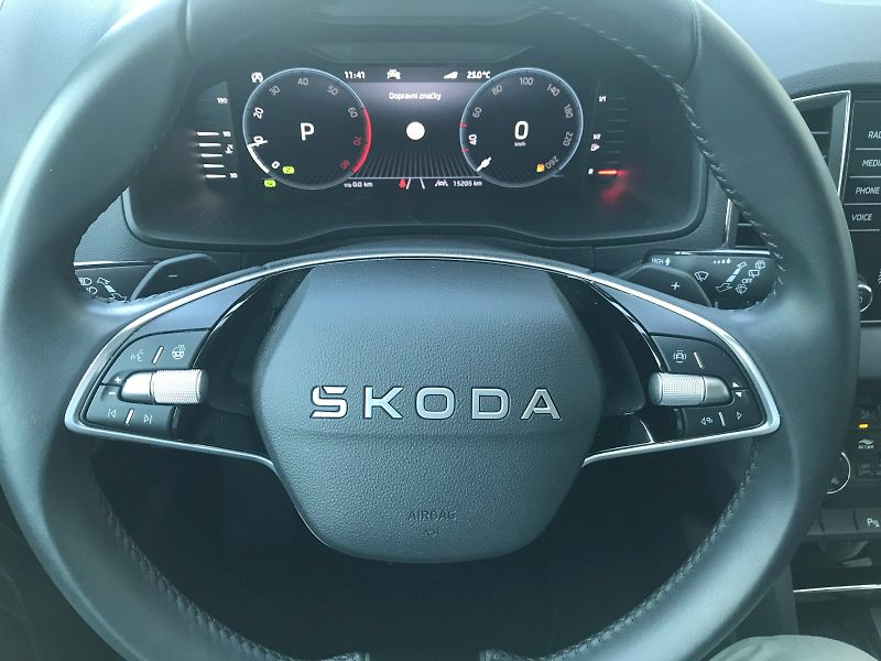 Škoda Karoq (2025) TOP SELECTION 1,5 TSI DSG - fotka 9 z 27