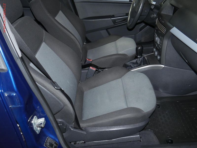 Opel Astra (2005) 1.4 16V, AC - fotka 12 z 18