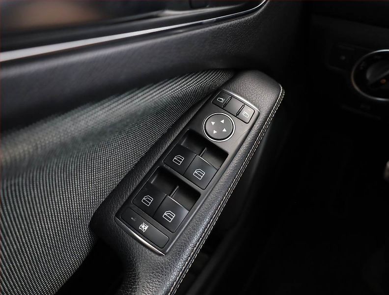 Mercedes-Benz Třídy A (2013) A 180 d, Tempomat - fotka 15 z 17