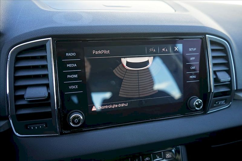 Škoda Karoq (2017) TSI 110 kW Ambition DSG - tažn - fotka 16 z 26