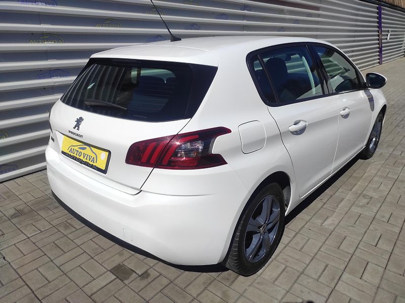 Peugeot 308 1,2 PureTech 81kw,Po SERVISU!! - fotka 3 z 29