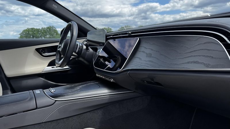 Mercedes-Benz Třídy E E220d, AMG, záruka, nájezd - fotka 16 z 22